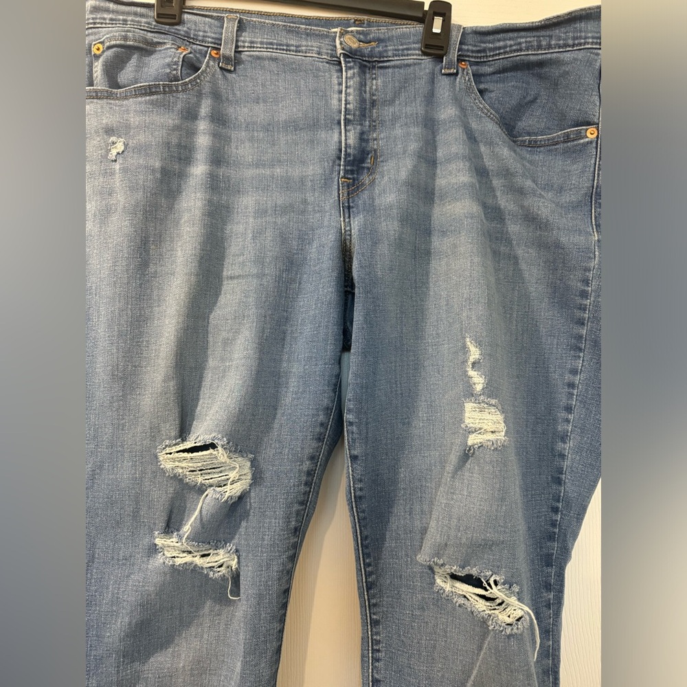 2/$20 Women’s Levi's Blue Distressed Boyfriend Copain Jeans size 34 - Picture 2 of 7